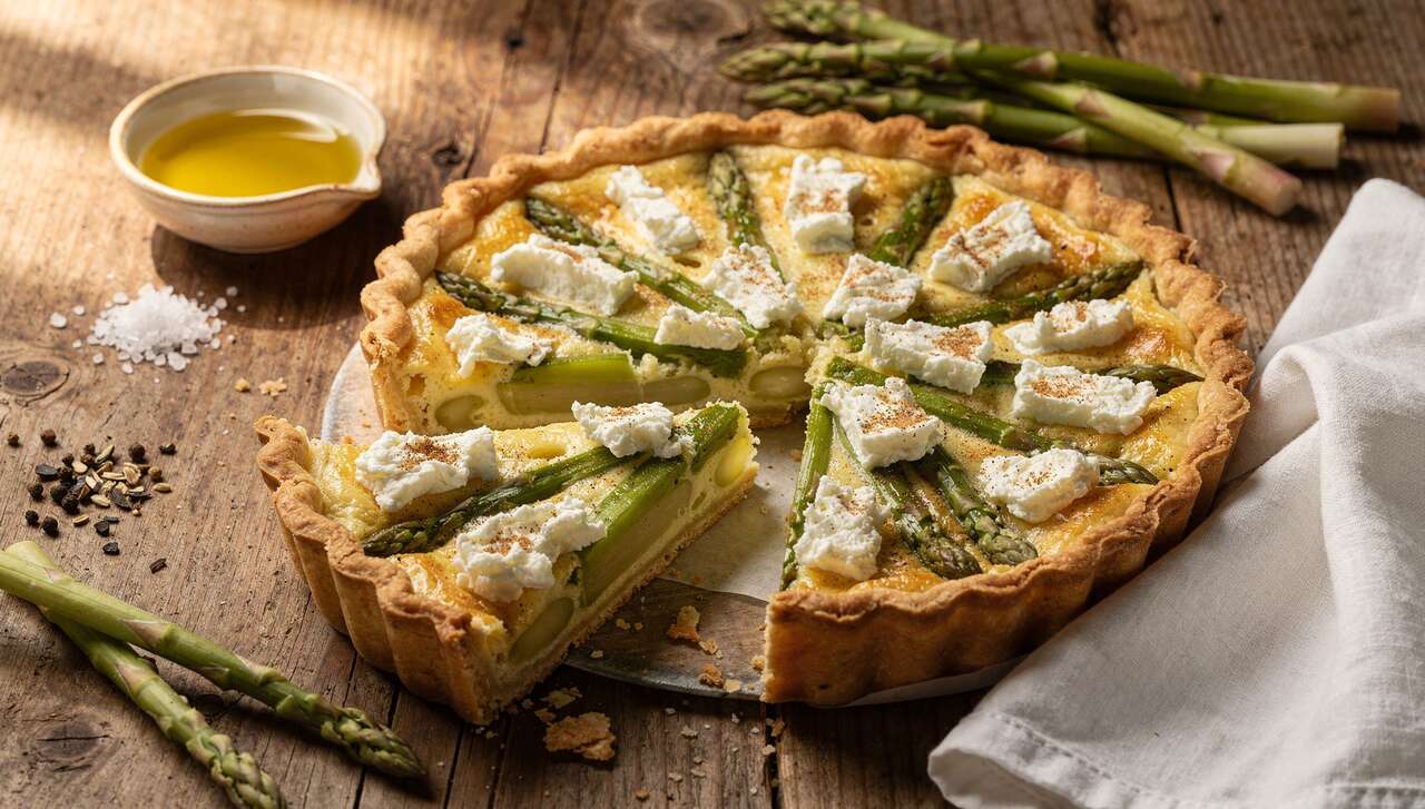 Spargel-Quiche mit Ziegenkäse: Dieses Rezept gelingt auch Anfängern sofort