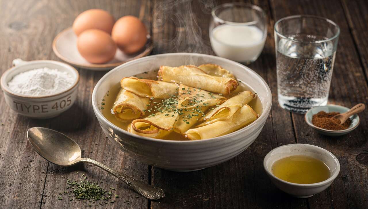 Flädlesuppe wie im Schwarzwald: Die Pfannkuchen müssen hauchdünn sein